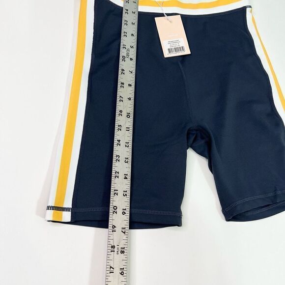 Wilo Bike Shorts Woments Medium Elastic Waistband Ribbed Cycling NEW Compression - Picture 4 of 11